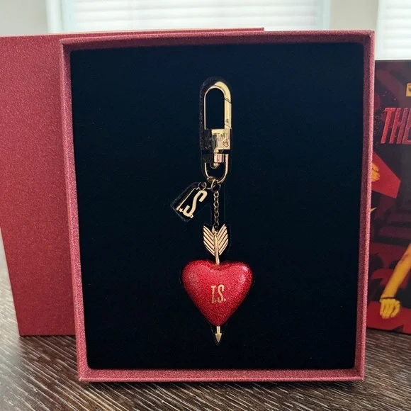 The Life of a Showgirl CD - Red Edition - Picture 3 of 6